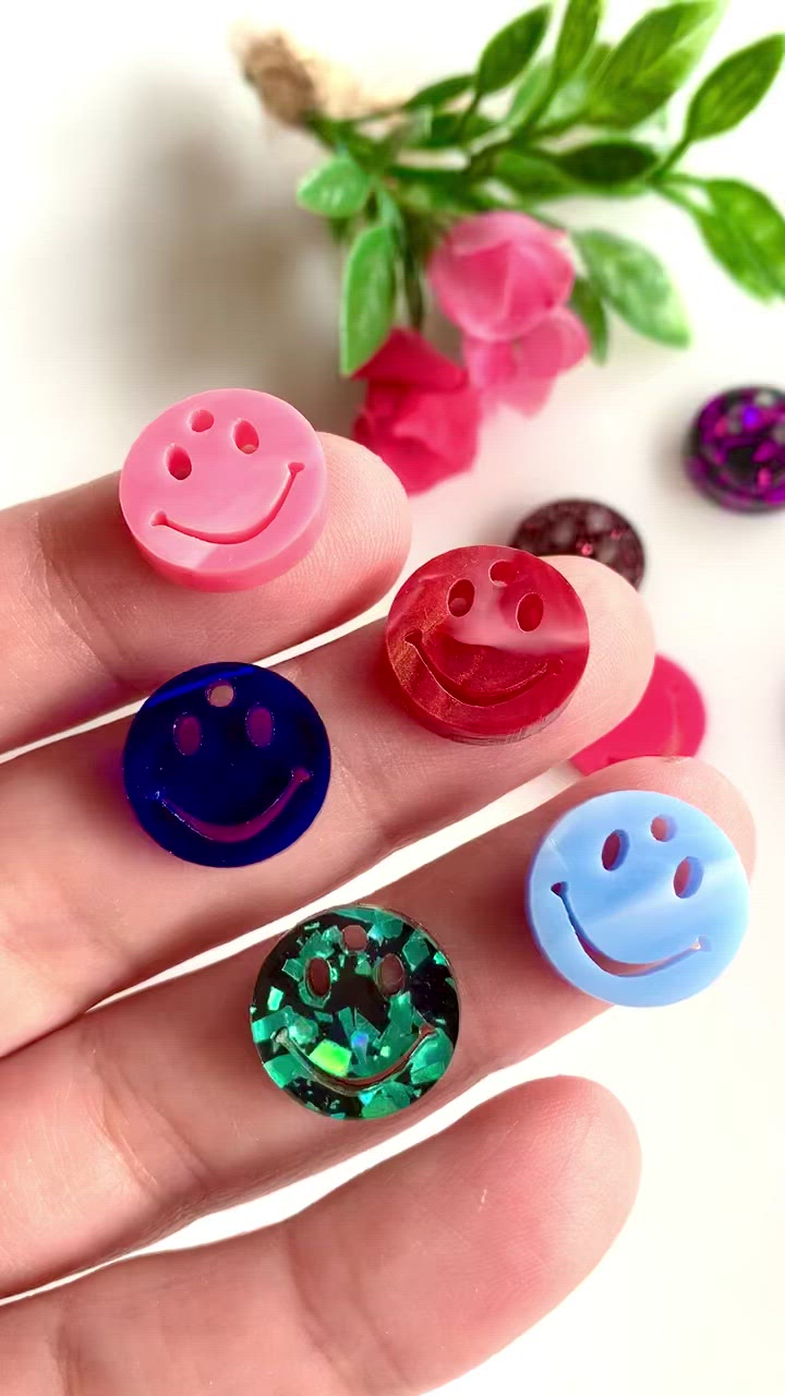 Tiny smiley faces / 10 Pieces, 15mm