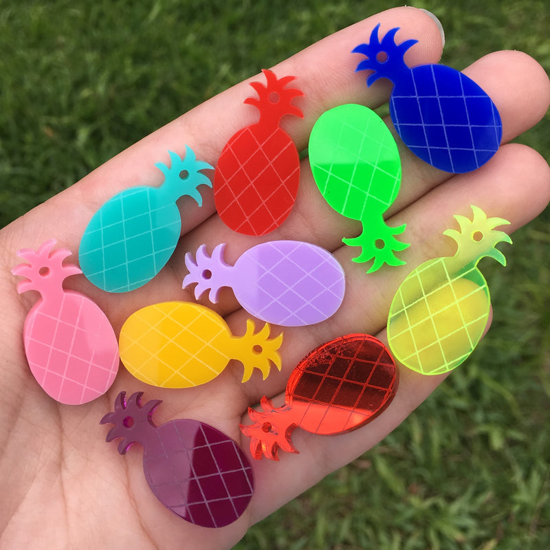 Engraved Pineapples / 10 Pieces, 30mm