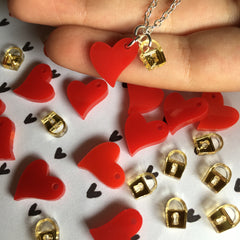 Red Hearts with Padlock / 15 Hearts (15mm) & 15 Locks (10mm)