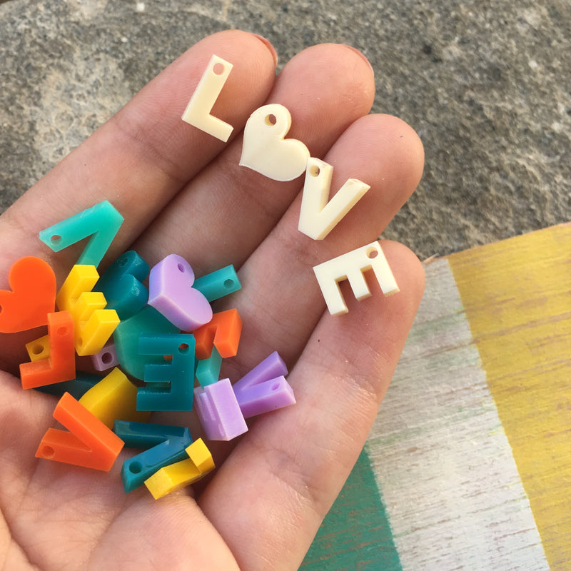 Love Letters Charms / 24 Pieces, 11mm