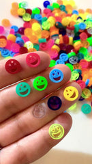 Tiny smiley faces / 30 Pieces, 10mm
