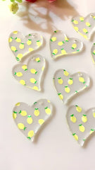 Lemons printed on clear hearts / 8 pieces, 30mm (1 1/8