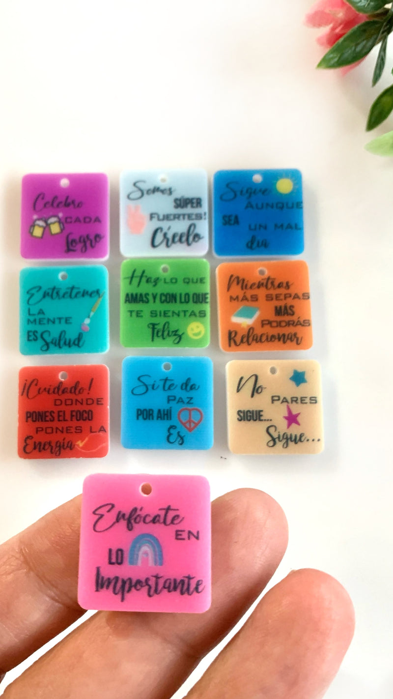 Charms con propósito impresos / 10 piezas, 20mm