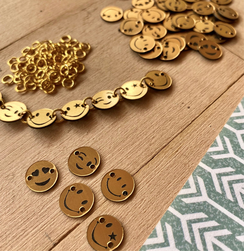 Emoji faces connectors / 25 Pieces, 10mm